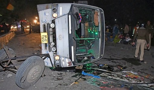 महाकुंभ से लौट रही दो बसों की टक्कर में तीन लोगों की मौत