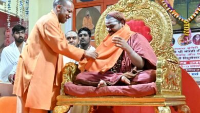 गोरखनाथ मंदिर में श्रृंगेरी शारदा पीठ) के जगद्गुरु शंकराचार्य जगद्गुरु शंकराचार्य विधुशेखर भारती सन्निधानम के अभिनंदन समारोह में बोले मुख्यमंत्री