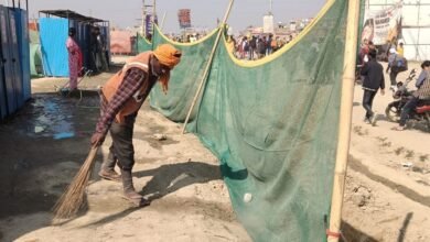विशेष सफाई वाहनों की मदद से घाटों और मेला क्षेत्र से कचरा उठाया गया