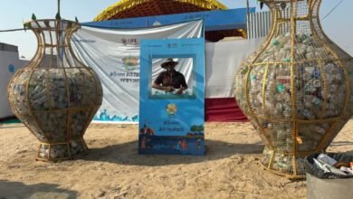 महाकुम्भ में आकर्षण का केंद्र बना है अरैल घाट पर स्थित जल कलश