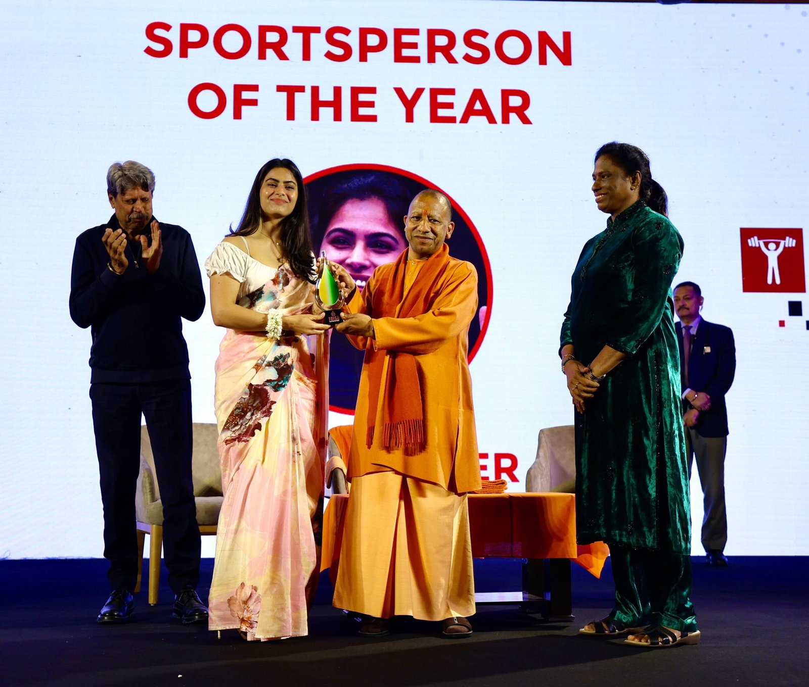 खिलाड़ी का अनुशासन, समर्पण और टीम भावना समाज को देती है नई दिशा: सीएम योगी