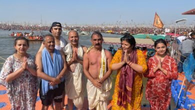 हिमाचल के मुख्यमंत्री सुखविंदर सिंह सुक्खू ने सपरिवार लगाई पावन डुबकी