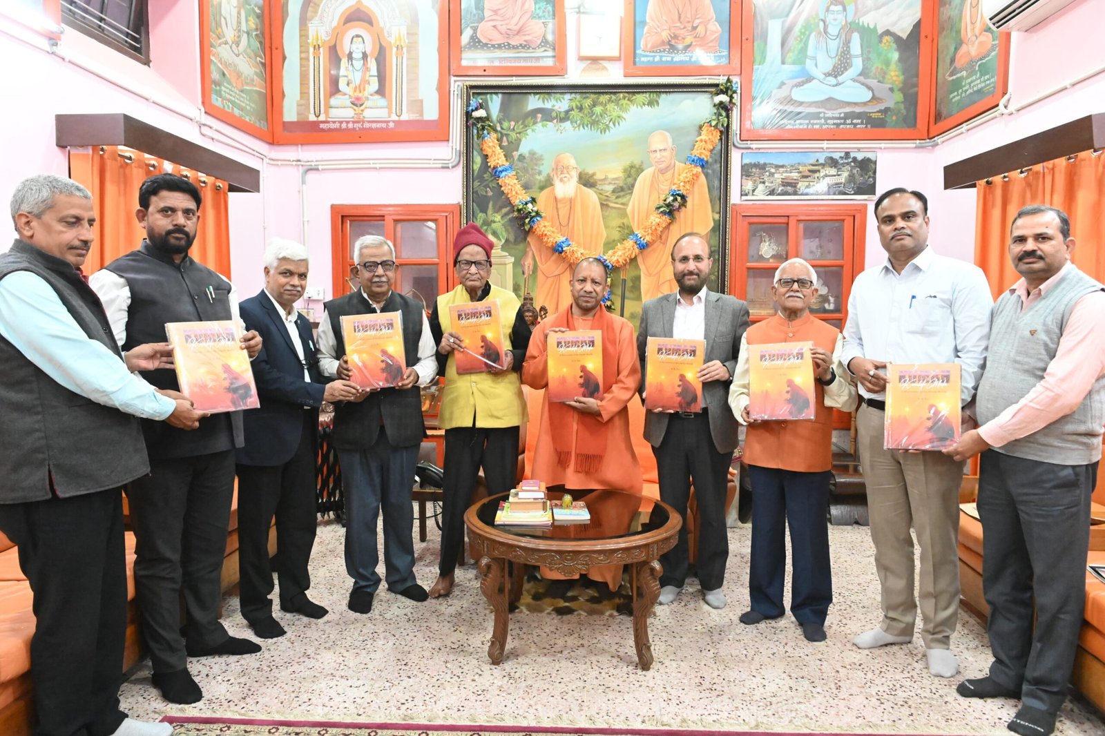 मुख्यमंत्री ने किया ‘कुंभ मेला : हिंदू जगत का सूक्ष्म दर्शन’ पुस्तक का विमोचन