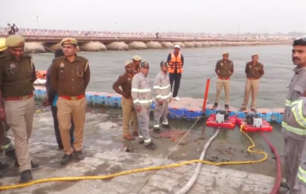 अग्नि शमन विभाग की 300 से अधिक दमकल त्रिवेणी का पावन जल लेकर विभिन्न जनपदों के लिए रवाना
