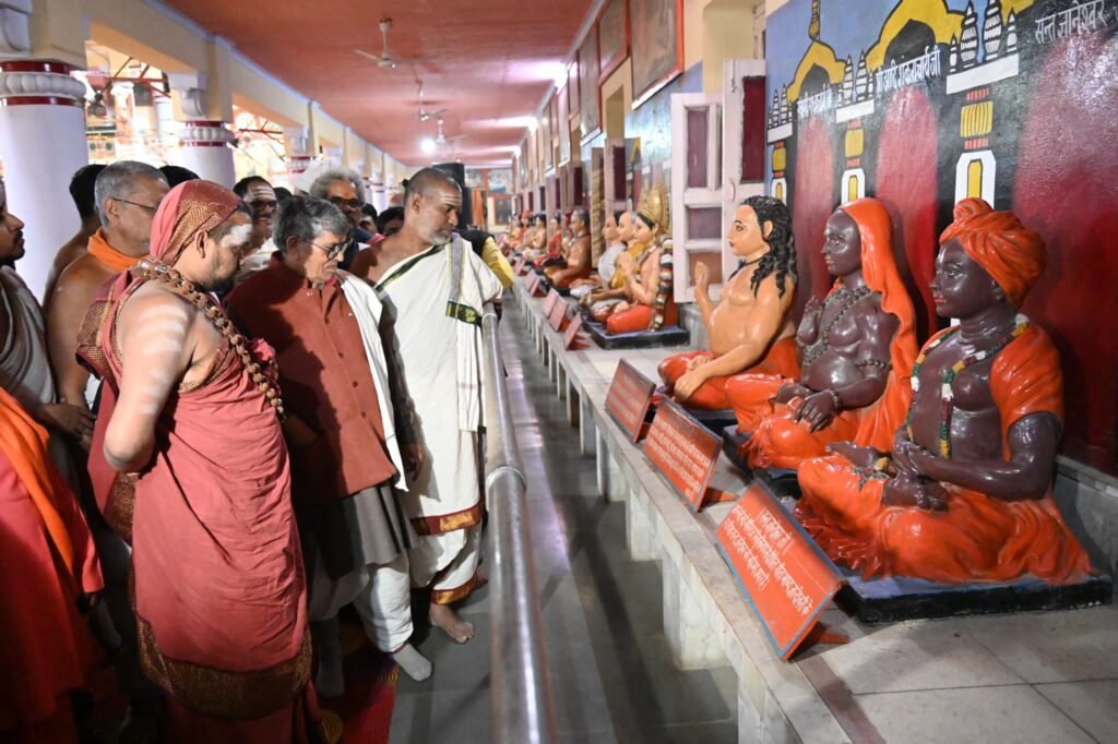 गोरक्षधरा पर अभूतपूर्व स्वागत से अभिभूत दिखे श्रृंगेरी मठ के जगद्गुरु शंकराचार्य