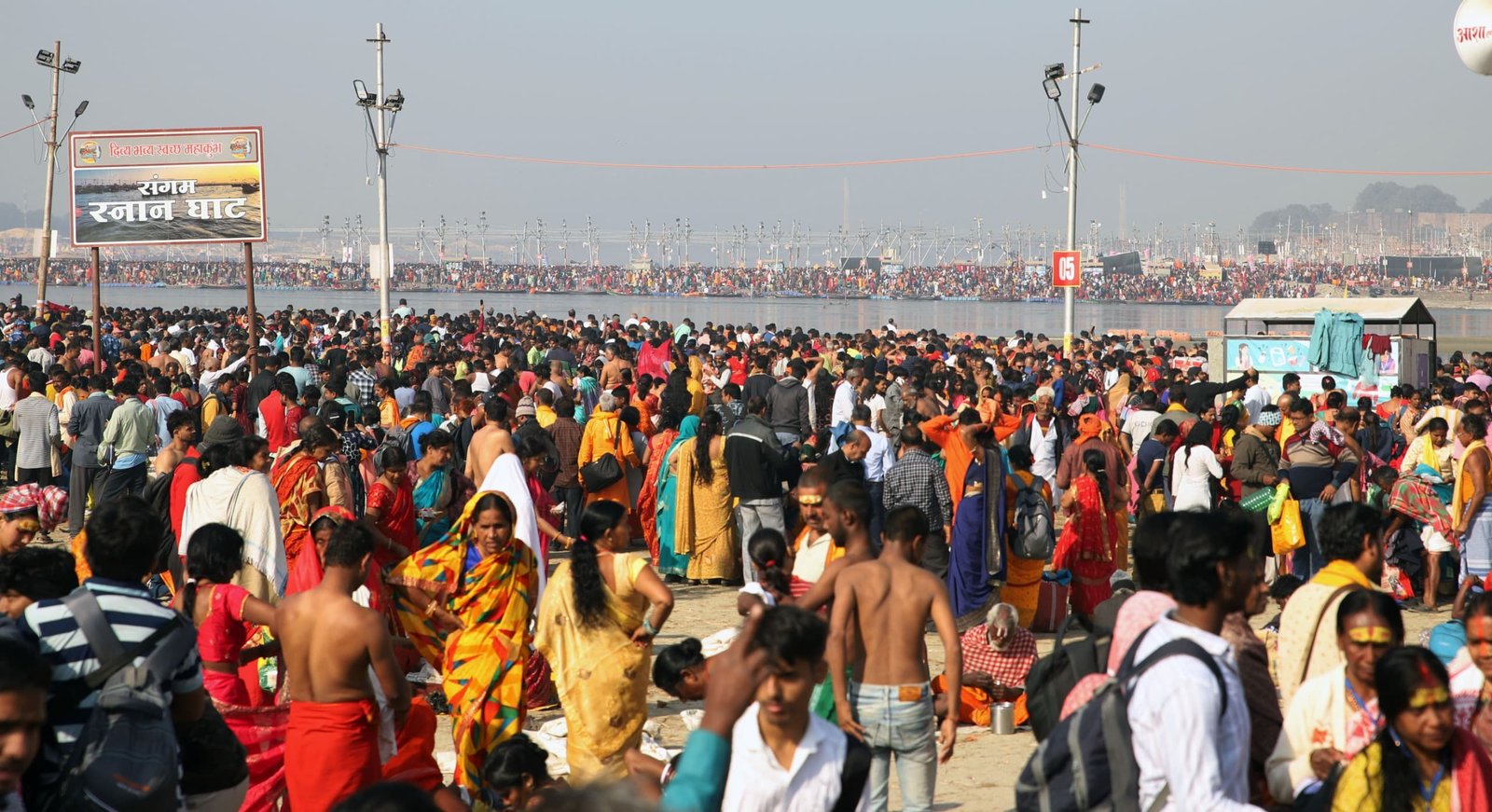 प्रयागराज में ट्रैफिक सुचारू, बिना किसी बाधा के यात्री कर रहे संगम स्नान