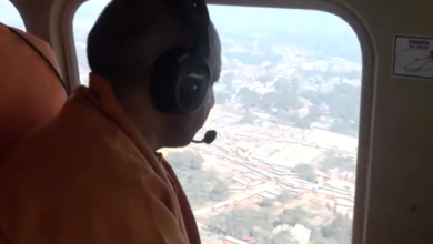 एरियल सर्वे कर सीएम योगी ने महाकुम्भ में श्रद्धालुओं के सुगम आवागमन का लिया जायजा