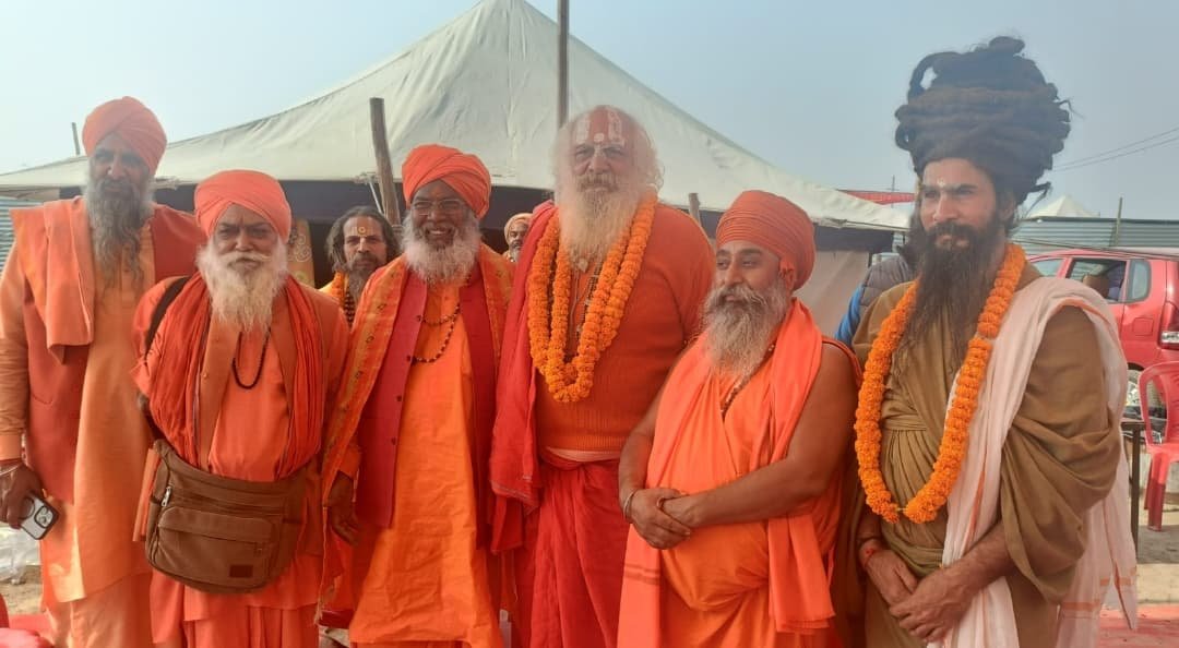 शास्त्र और शस्त्र की साझा परंपरा में सबसे अलग, लेकिन सबको साथ लेकर चलता है निर्मल अखाड़ा