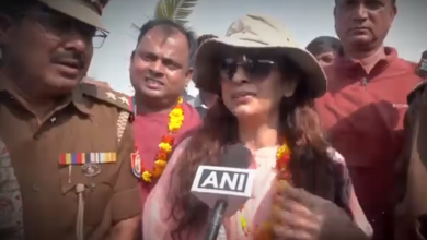 बॉलीवुड एक्ट्रेस ने त्रिवेणी संगम में लगाई पुण्य की डुबकी, अविस्मरणीय अनुभव के लिए पुलिस व प्रशासन का किया धन्यवाद