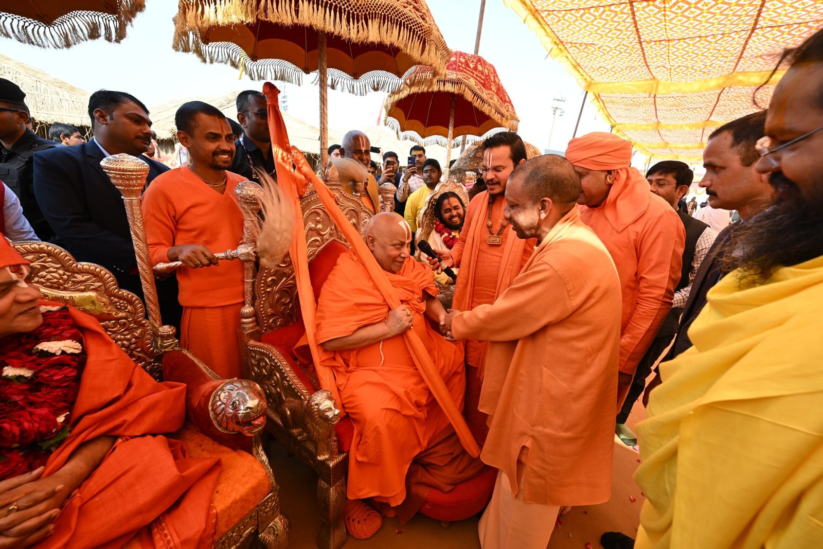 पूज्य संतों के धैर्य के आगे विफल हुए सनातन के विरोधीः सीएम योगी