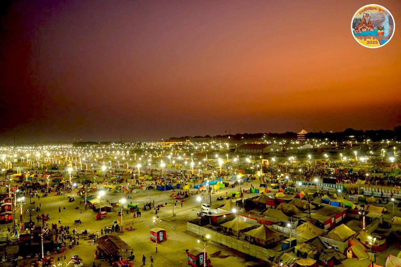 पीएम मोदी ने की स्वच्छता कर्मियों व पुलिस की प्रशंसा, कहाः महाकुम्भ में आने वाला हर शख्स कर रहा गुणगान