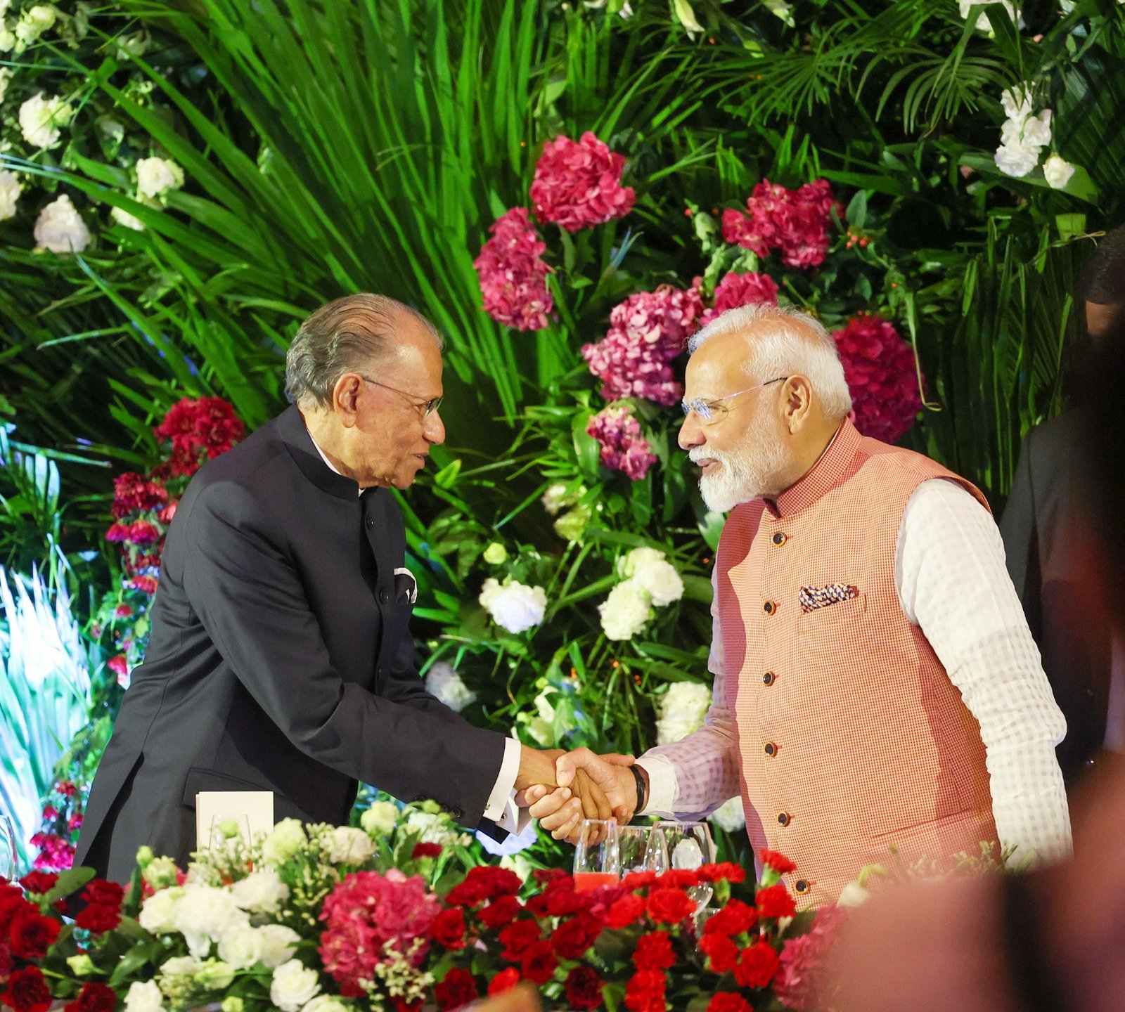 मोदी ने मॉरिशस में भारतीय मूल के सातवीं पीढ़ी के लोगों को ओसीआई कार्ड देने की घोषणा की