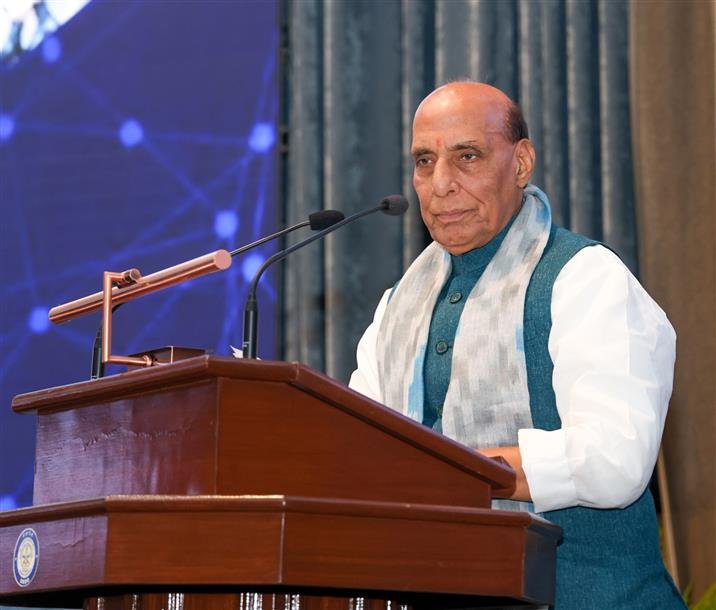 आंतरिक और बाहरी सुरक्षा से निपटने वाली सुरक्षा एजेन्सियों के बीच परस्पर सहयोग जरूरी: राजनाथ