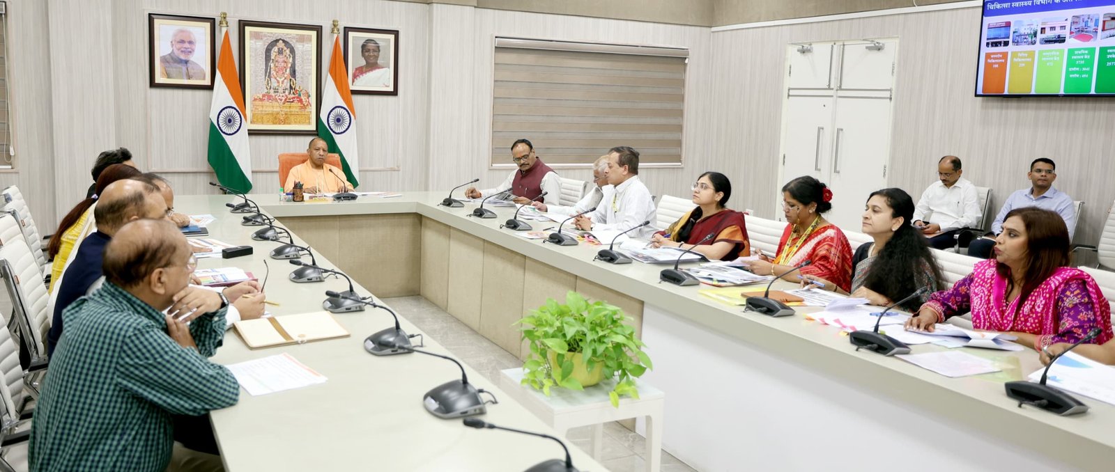 मुख्यमंत्री योगी आदित्यनाथ ने स्वास्थ्य विभाग की समीक्षा बैठक में दिए महत्वपूर्ण दिशा-निर्देश