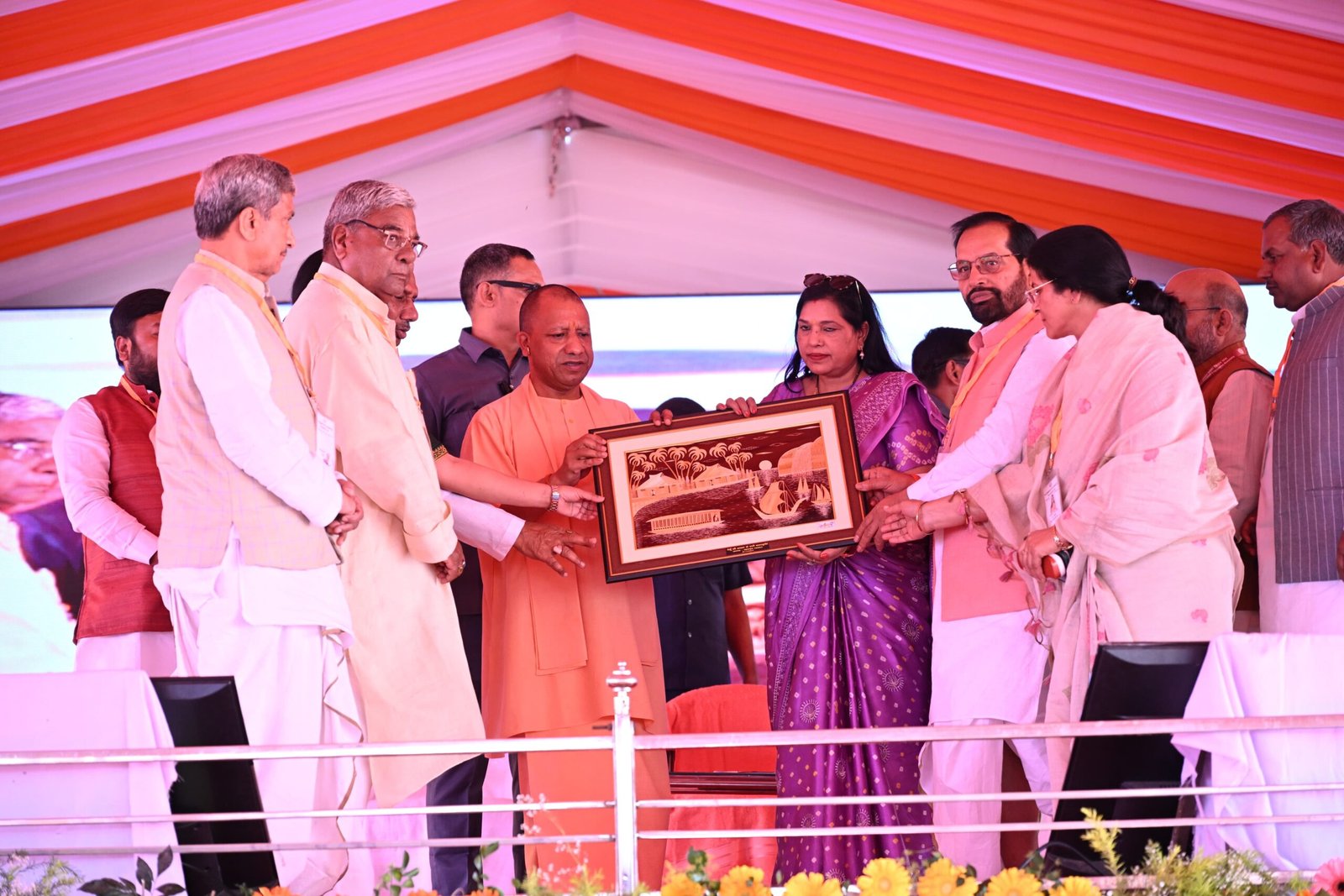 पूरी दुनिया भारत की सनातन संस्कृति और परंपरा का कर रही गुणगान, महापुरुषों के प्रति श्रद्धा और सम्मान का भाव हर नागरिक का दायित्वः सीएम