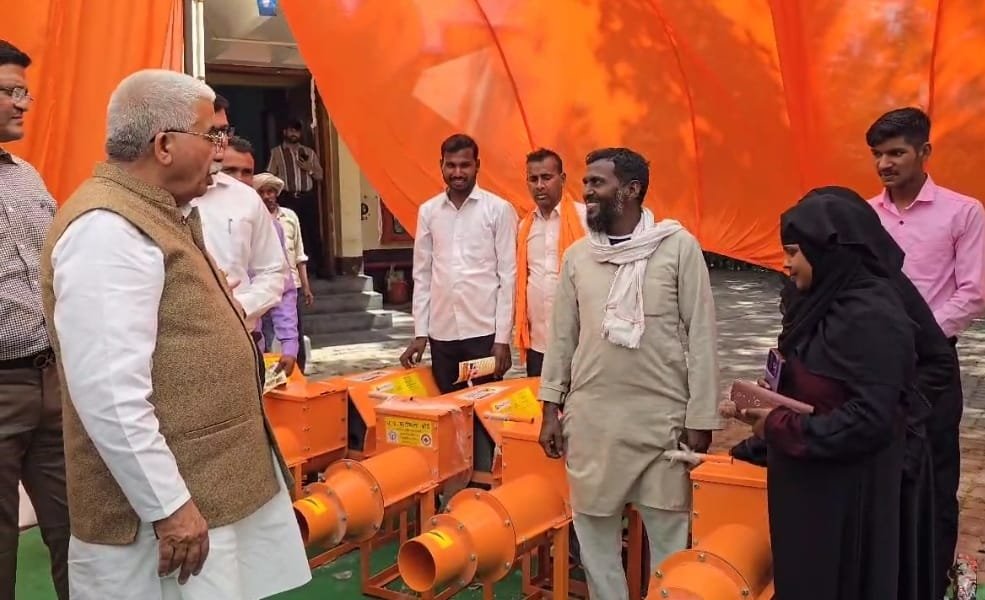 योगी सरकार की बड़ी पहल, लखनऊ में आयोजित राज्य स्तरीय माटीकला एवं ग्रामोद्योगी पुरस्कार वितरण समारोह-2025 में कारीगरों को किया गया सम्मानित .