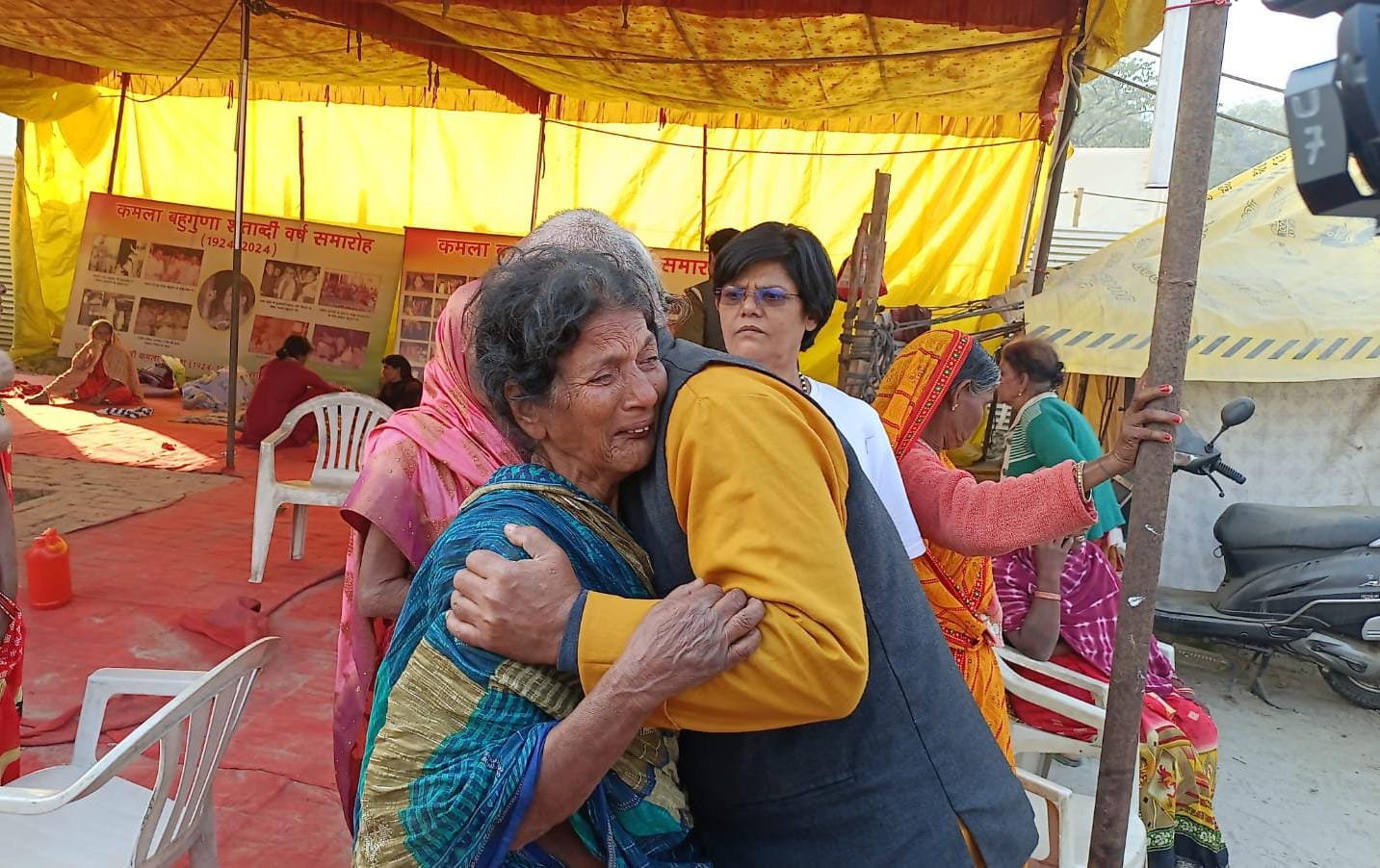 महाकुम्भ में रंग लाई मुख्यमंत्री योगी आदित्यनाथ की पहल, डिजिटल खोया-पाया केंद्र ने 35 हजार से अधिक बिछड़ों का कराया पुनर्मिलन.निजी संस्थाओं का भी मिला सहयोग, भूले भटके शिविरों ने 19 हजार से अधिक महिला, पुरुष और 18 बच्चों को अपनों से मिलाया.