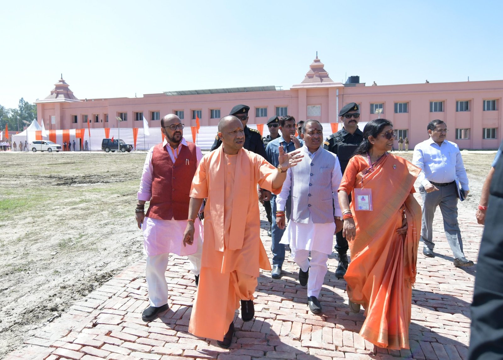 जल्द पूरा हो निर्माण कार्य, अतिरिक्त मैनपॉवर लगाकर निर्माण कार्यों में लायी जाए तेजी