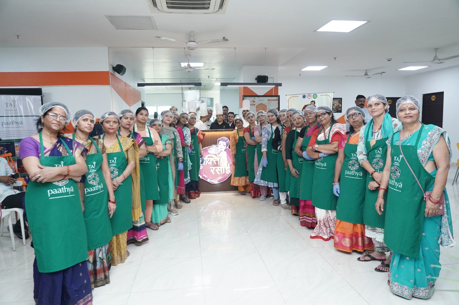 योगी सरकार की पहल से आत्मनिर्भरता की मिसाल बनीं हजारों महिलाएं