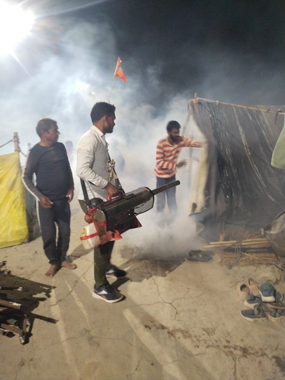 200 बैटरी ऑपरेटेड और 200 मैन्युअल स्प्रे पंप और 62 थर्मल पल्स फॉग मशीनें विभिन्न जिलों में होंगी तैनात