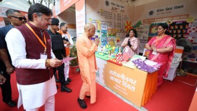 मुख्यमंत्री ने डॉ. राम मनोहर लोहिया विधि विश्वविद्यालय में आयोजित '3 साल बेमिसाल, सरोजनीनगर आभार दिवस' कार्यक्रम में की शिरकत
