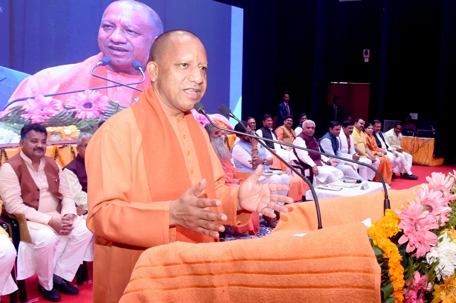 अर्थव्यवस्था को तेजी से आगे बढ़ाने में सबसे बड़ी भूमिका नए युवा उद्यमियों कीः सीएम योगी