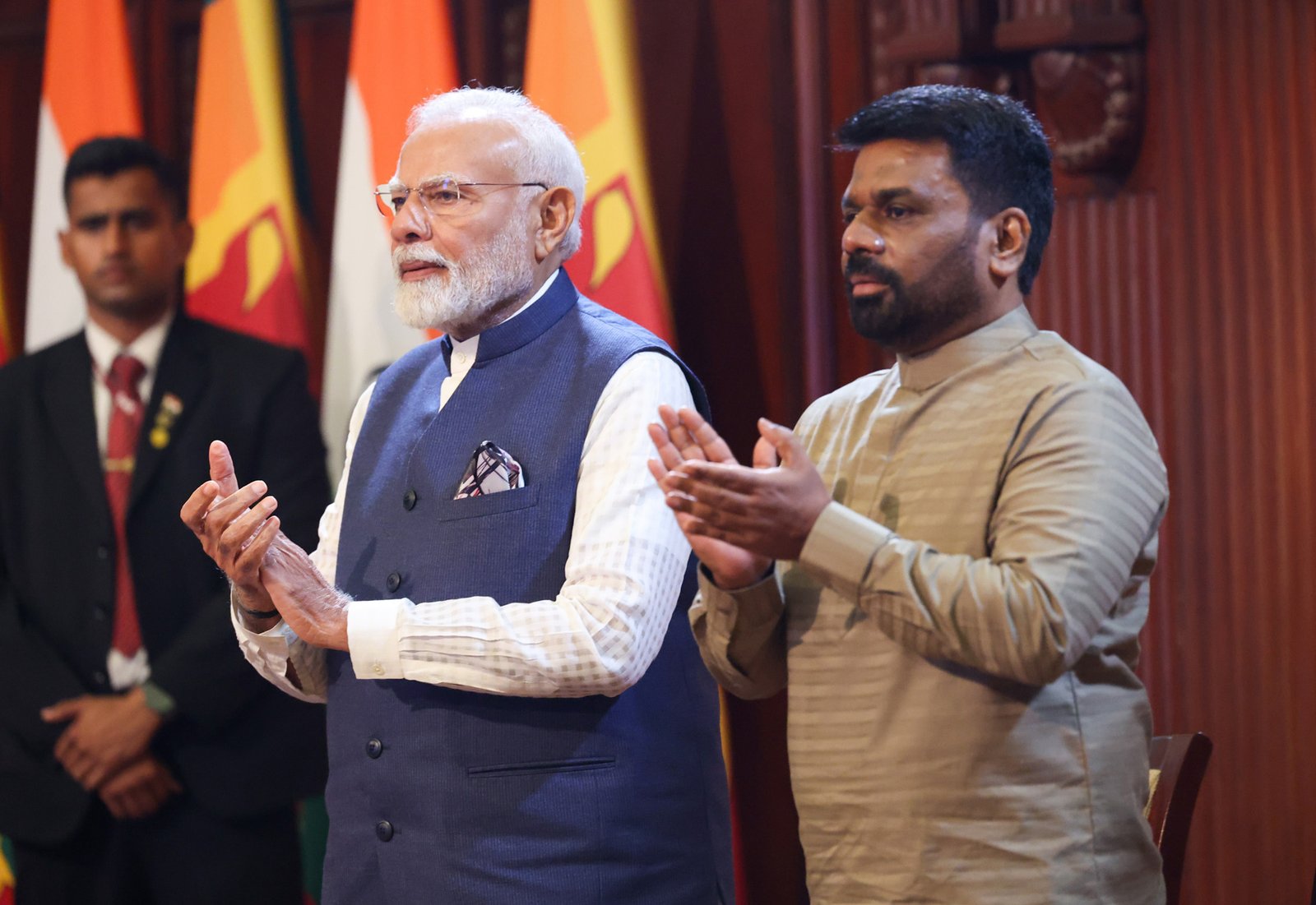 भारत-श्रीलंका ने किया हिन्द महासागर में परस्पर रक्षा सहयोग और सांस्कृतिक क्षेत्र में सहयोग बढ़ाने का फैसला .