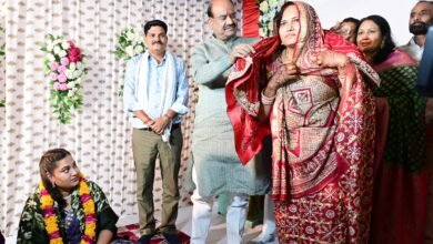 बिरला पुलवामा शहीद हेमराज की बेटी की शादी में मायरा लेकर पहुंचे