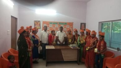 पूनम गुप्ता जिला मंत्री भाजपा के नेतृत्व में महिलाओं ने भाजपा की सदस्यता स्वीकार की