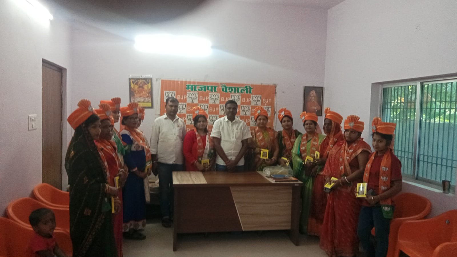 पूनम गुप्ता जिला मंत्री भाजपा के नेतृत्व में महिलाओं ने भाजपा की सदस्यता स्वीकार की