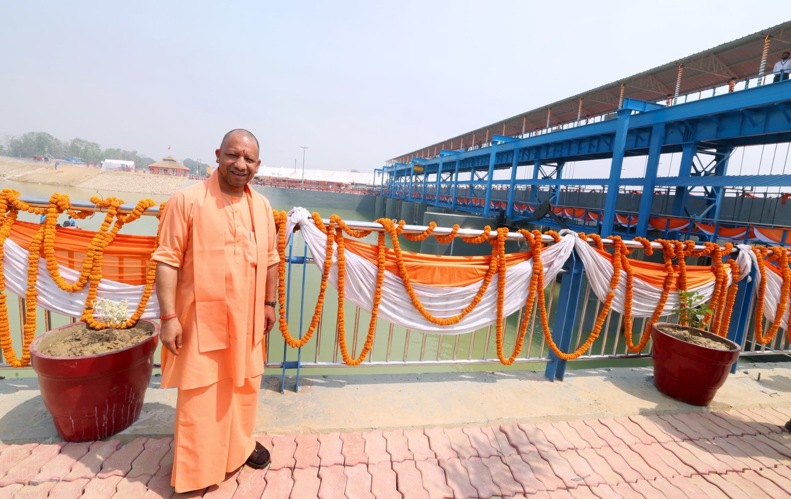 मुख्यमंत्री योगी आदित्यनाथ ने शनिवार को बहुप्रतीक्षित बैराज का किया था उद्घाटन