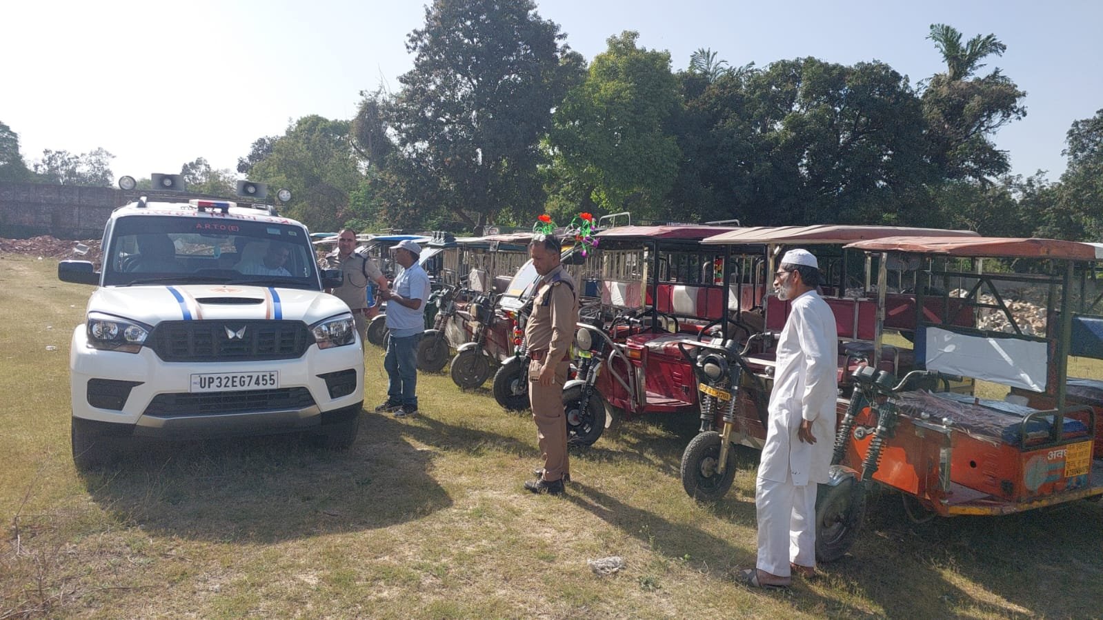 अभियान के दूसरे दिन बुधवार को प्रदेश में 1007 ई-रिक्शा सीज और 3093 का हुआ चालान