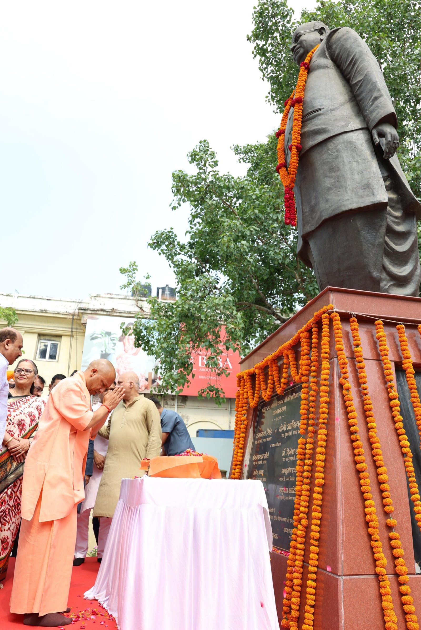 सीएम बाेले, देश की राजनीति में टंडन जी की प्रभावी उपस्थिति उनके मूल्यों और आदर्शों को दर्शाती है
