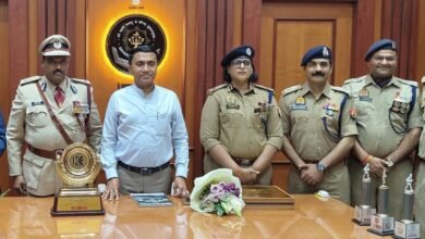 गोवा के मुख्यमंत्री डॉ प्रमोद सावंत ने अपने आवास पर उत्तर प्रदेश के अग्निशमन अधिकारियों को किया सम्मानित