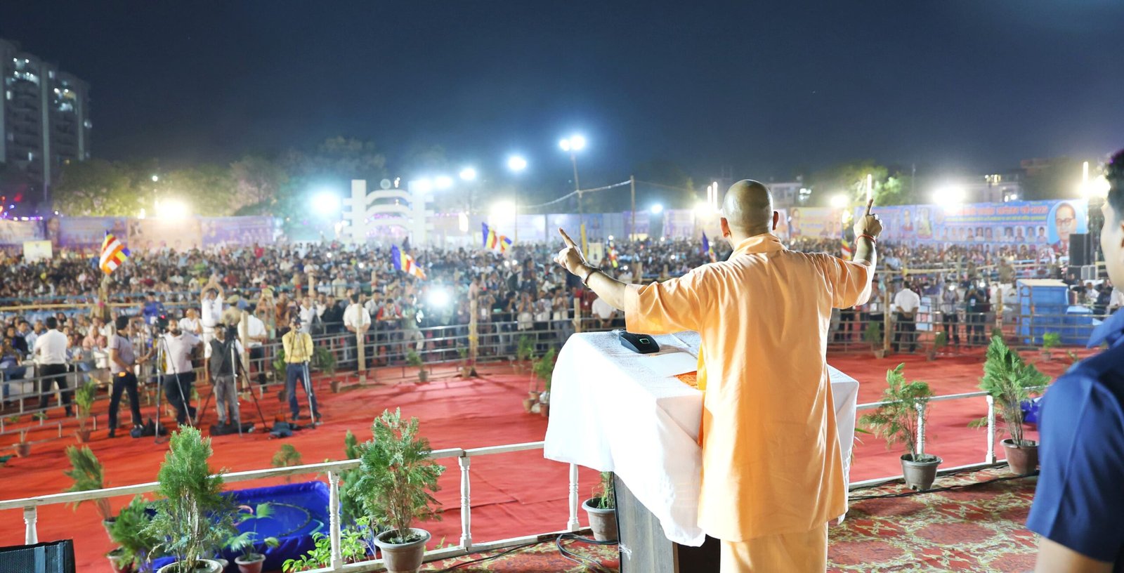 पश्चिम बंगाल की हिंसा पर सपा-कांग्रेस चुप हैं, ममता बनर्जी को दंगाई शांतिदूत नजर आ रहे हैं- सीएम योगी