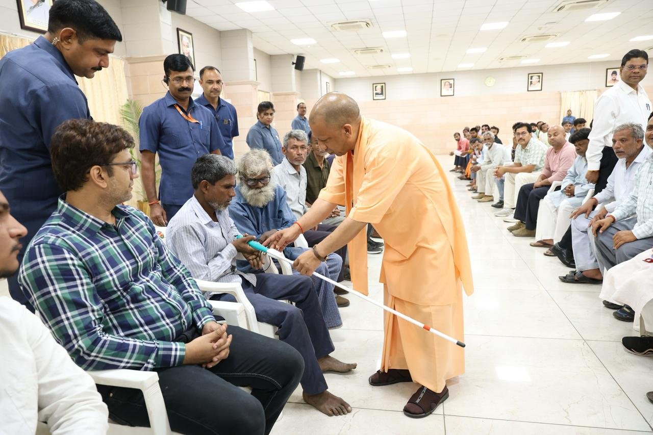जनता दर्शन कार्यक्रम में प्रदेश के विभिन्न जनपदों से आये 112 नागरिकों ने दिए 88 प्रार्थना पत्र