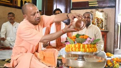रुद्राभिषेक कर सीएम योगी ने की चराचर जगत के कल्याण की कामना