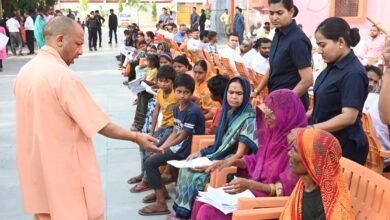लगातार दूसरे दिन जनता दर्शन में मुख्यमंत्री ने सुनीं 300 लोगों की समस्याएं
