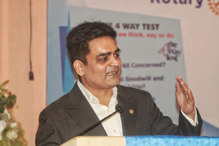 ट्रंप के पारस्परिक टैरिफ का बनारसी साड़ी और कपड़ा निर्यात व्यवसाय पर प्रभाव, विशेष रूप से अमेरिकी बाजार में