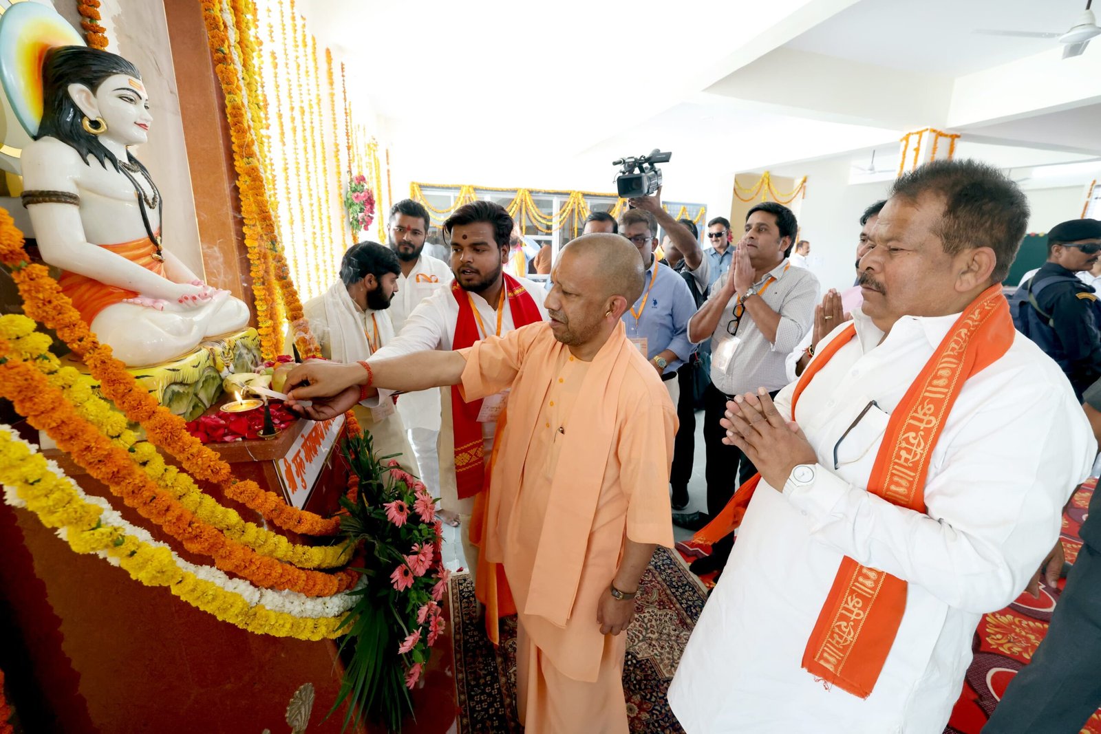 भारत की परंपरा ने हमेशा ज्ञान की आराधना की है : सीएम योगी