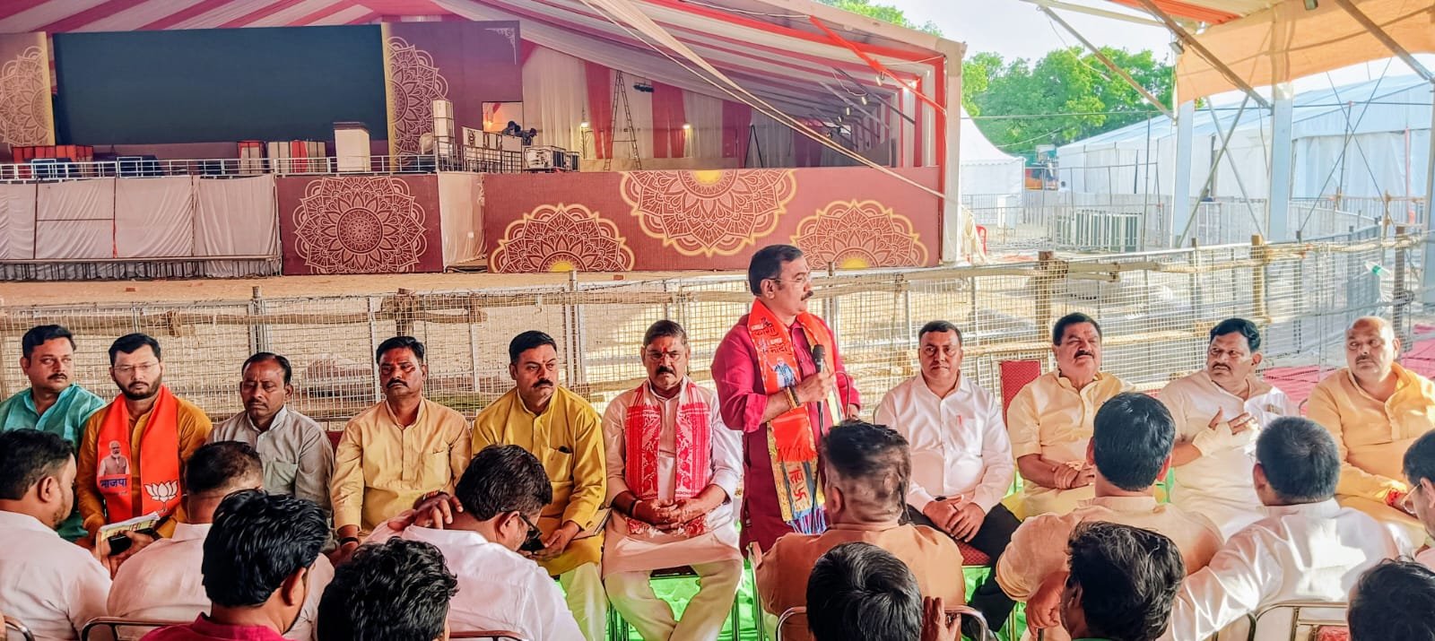 पीएम मोदी के 50 वें काशी दौरे को लेकर पार्टी कार्यकर्त्ता और काशी वासी बेहद उत्साहित