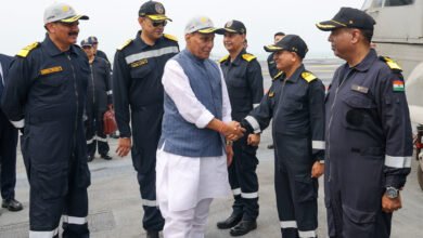 "हमारे शक्तिशाली कैरियर बैटल ग्रुप ने शांत रहते हुए भी, यह सुनिश्चित किया कि पाकिस्तानी नौसेना आगे न बढ़े अन्यथा उसे परिणाम भुगतने पड़ते"