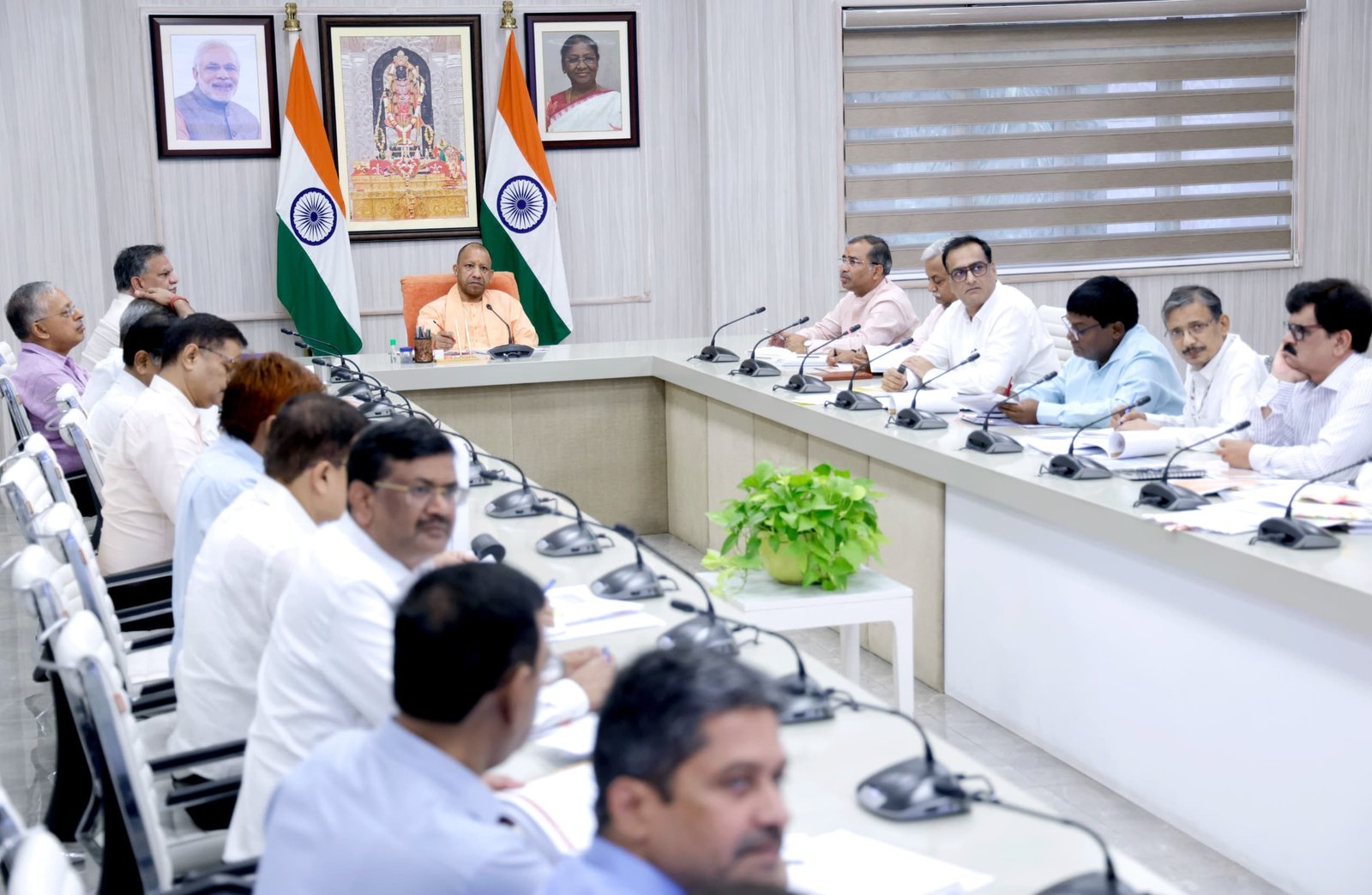 निर्माण कार्यों में यूपी निर्मित गुणवत्तायुक्त सामग्री को दें प्राथमिकता, प्रोत्साहित होंगे निवेशक: मुख्यमंत्री