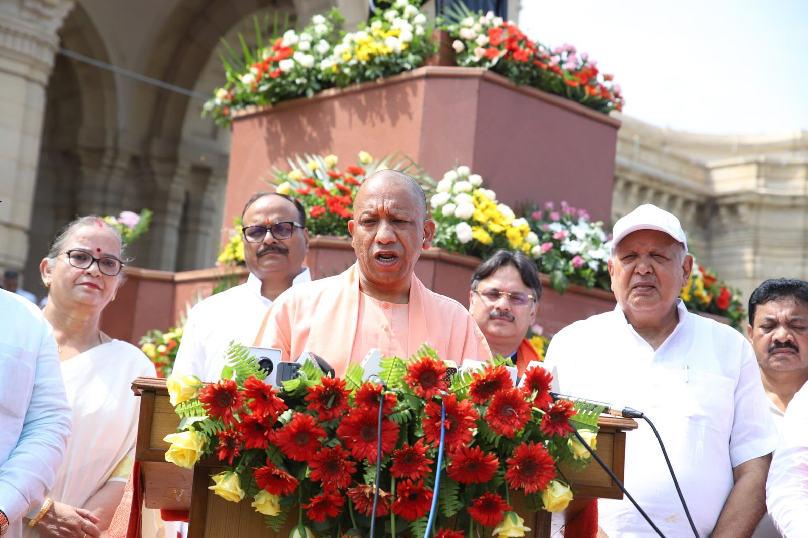 भूमि सुधार और हदबंदी कानून के लिए आज भी पूरा देश पूर्व प्रधानमंत्री चौधरी चरण सिंह को याद करता है: सीएम योगी