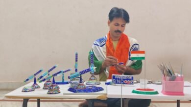 जीआई और ओडीओपी में शामिल है बनारस गुलाबी मीनाकारी