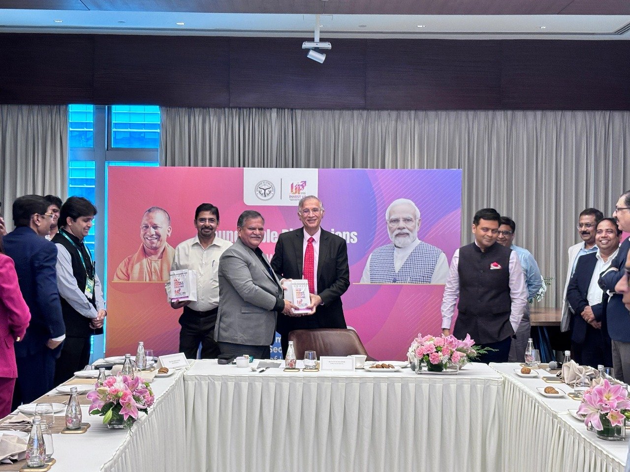 देश के अग्रणी उद्योगपतियों ने प्रदेश की पारदर्शी नीतियों और अनुकूल निवेश माहौल की खुलकर सराहना की