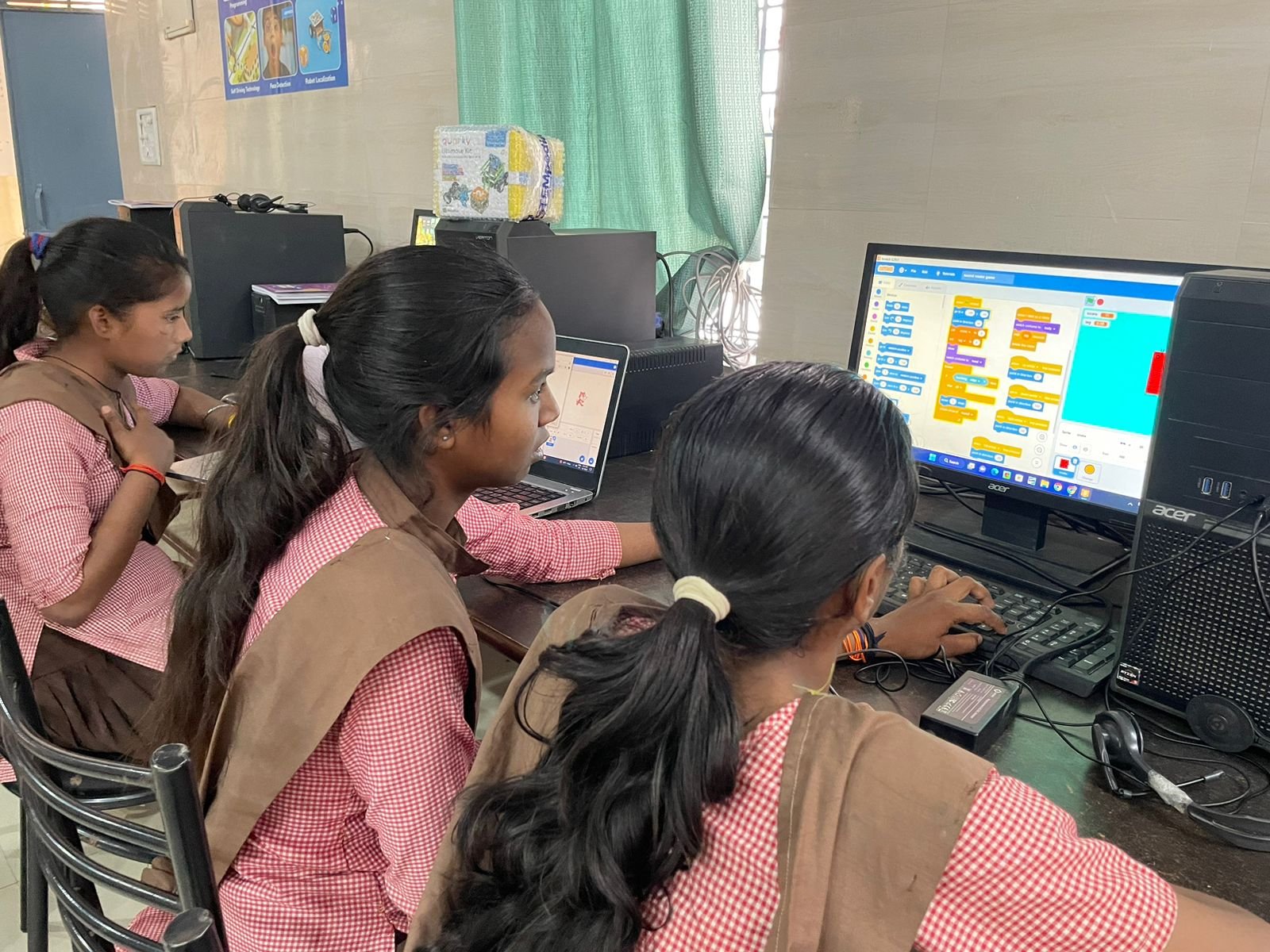 सीएम योगी के 'समुदाय' ने बदली ग्रामीण विकास की तस्वीर, गांव कर रहे शहरों को फेल