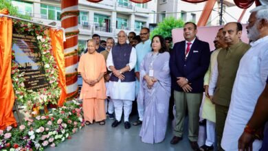 डॉ. केएनएस मेमोरियल हॉस्पिटल (पूर्ववर्ती मेयो हाॅस्पिटल) की स्थापना के 25वीं वर्षगांठ पर आयोजित समारोह में शामिल हुए मुख्यमंत्री योगी आदित्यनाथ