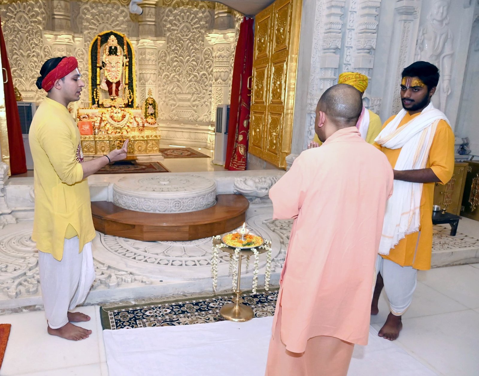 सीएम ने की देश व प्रदेशवासियों के कल्याण की कामना