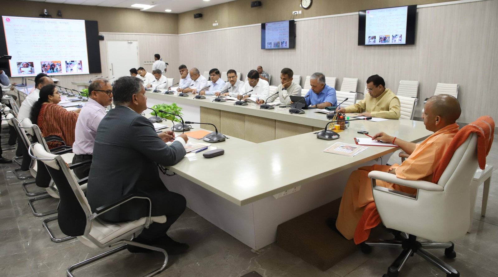 प्रदेश के सभी मंडल मुख्यालयों पर 'दिव्यांग पुनर्वास केंद्र' स्थापित होंगे: मुख्यमंत्री